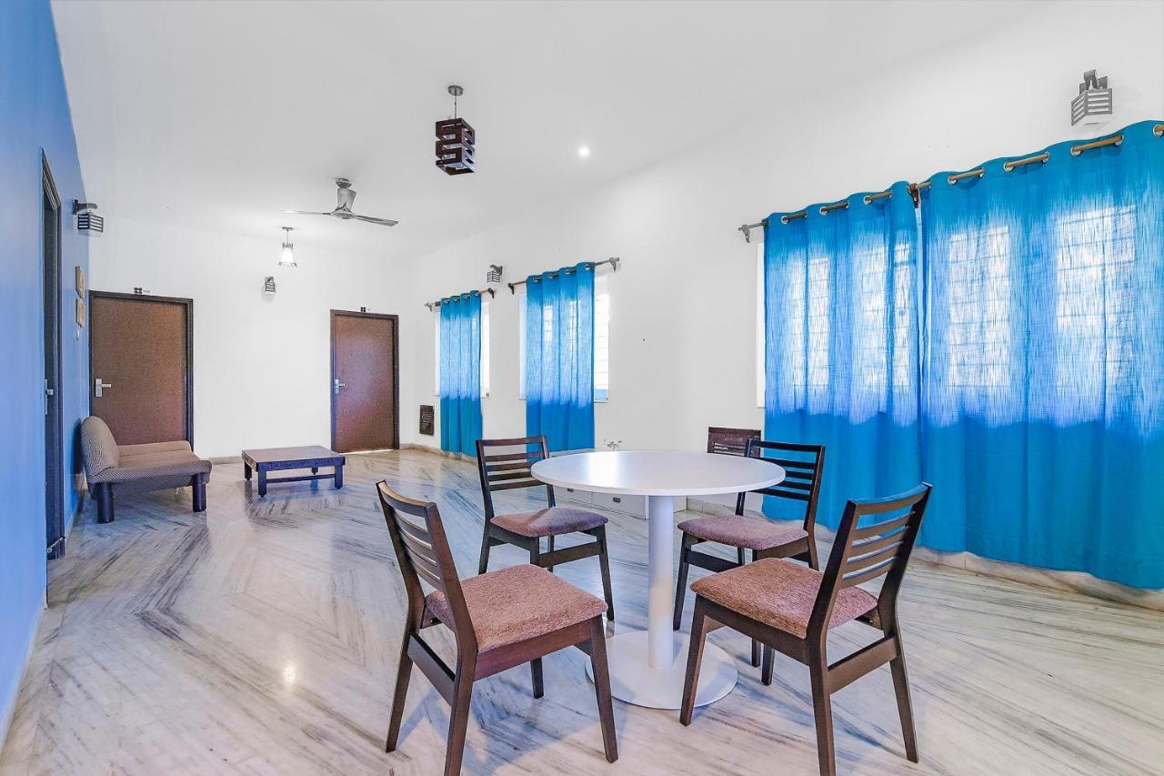 Guest house Simplistic 1br Near Aditya Ram Nagar