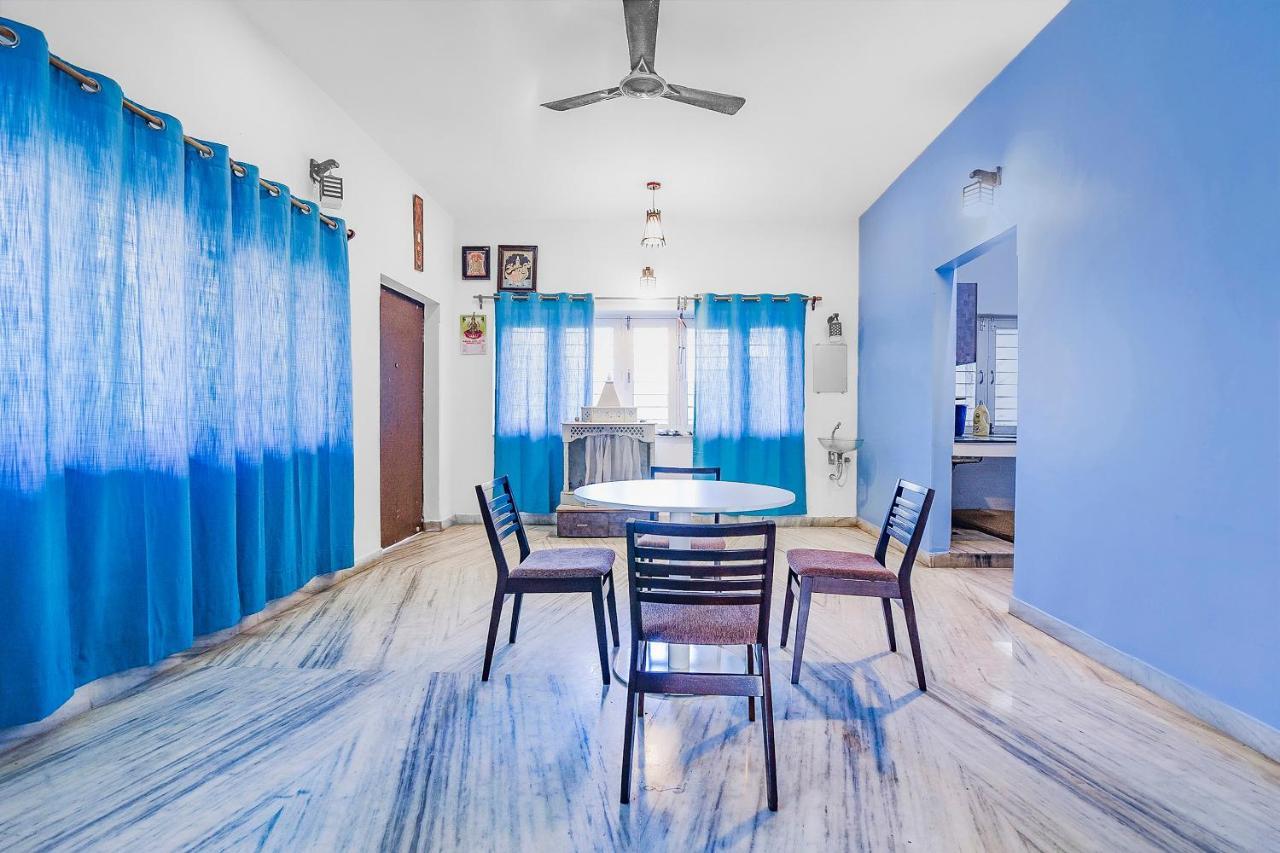 Guest house Simplistic 1br Near Aditya Ram Nagar